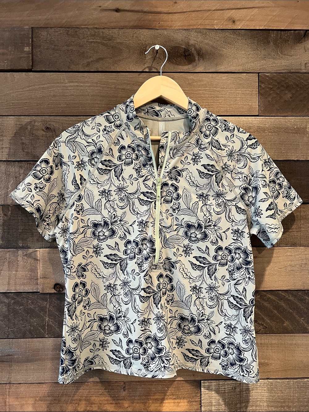 Garnet Hill Women's Active Short-Sleeve Rashguard in Blue Floral Size Large